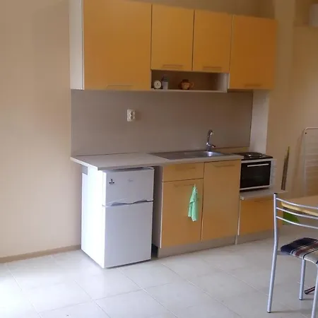 Miranis Houses בית הארחה
