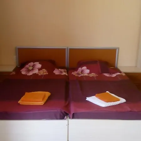 Miranis Houses ביאלה